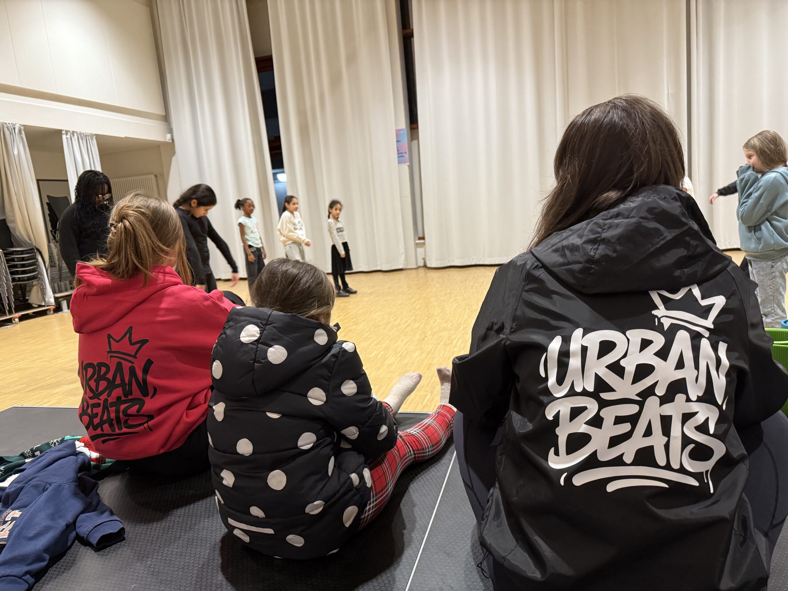 Yoga mit Sina + Urban Beats Merch